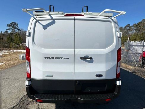 Used 2019 Ford Transit 250 130 Low Roof RWD image 5