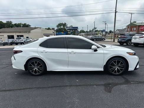 Used 2022 Toyota Camry SE FWD image 9