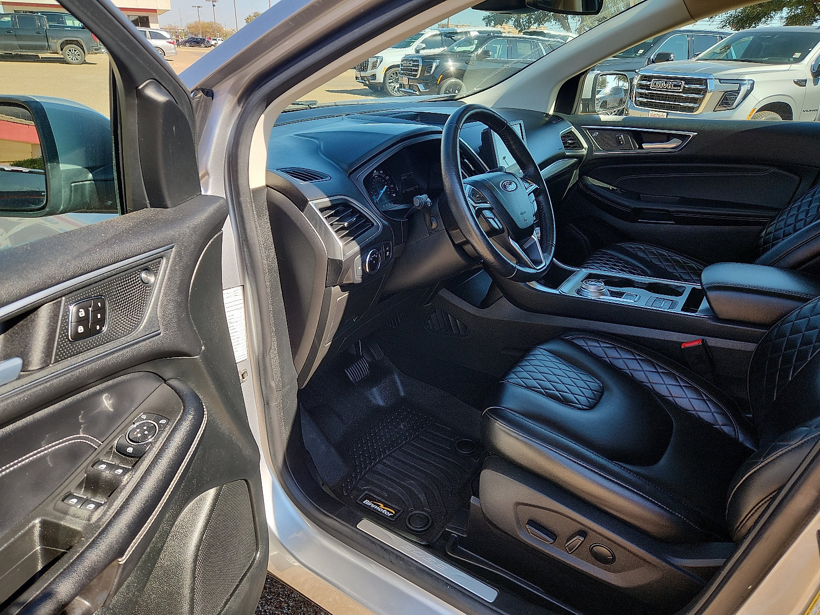 Used 2023 Ford Edge Titanium AWD/4WD image 17