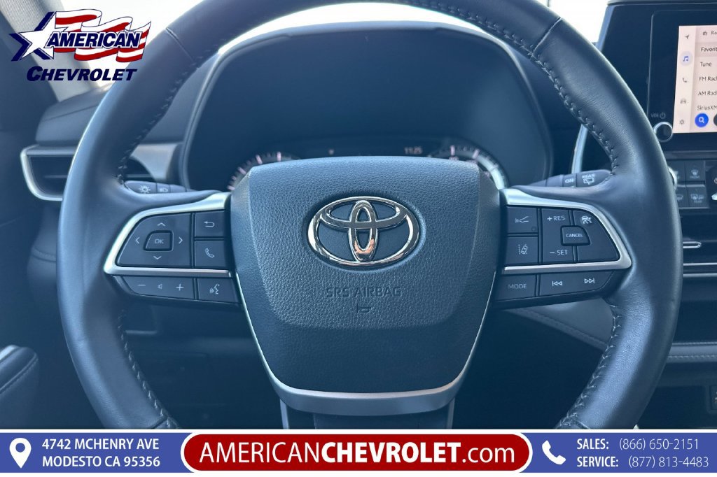 Used 2023 Toyota Highlander LE AWD/4WD image 32