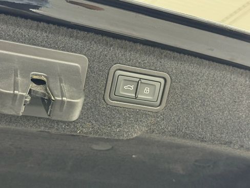 Used 2019 Audi A8 L 3.0T w/ Executive Package image 38