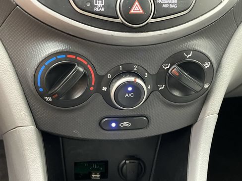Used 2017 Hyundai Accent SE FWD image 14