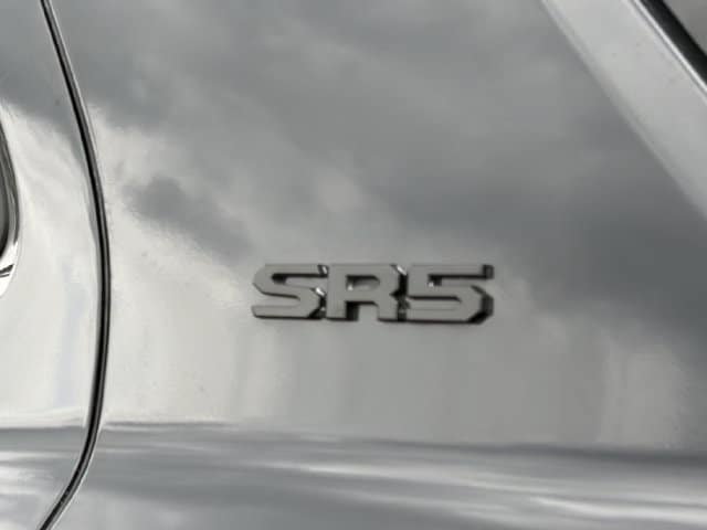 Used 2025 Toyota 4Runner SR5 AWD/4WD image 8