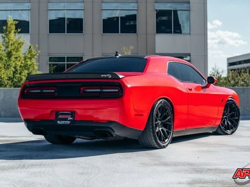 Used 2016 Dodge Challenger SRT Hellcat RWD image 61