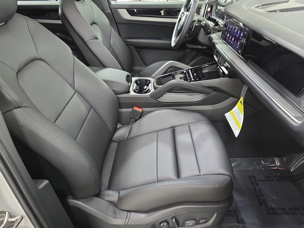 Certified 2026 Porsche Cayenne AWD/4WD image 27