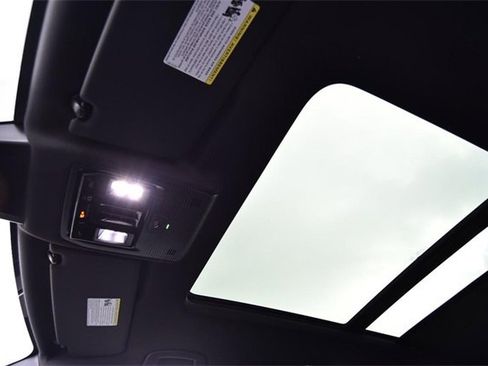 New 2026 Volkswagen Atlas Cross Sport SE image 21