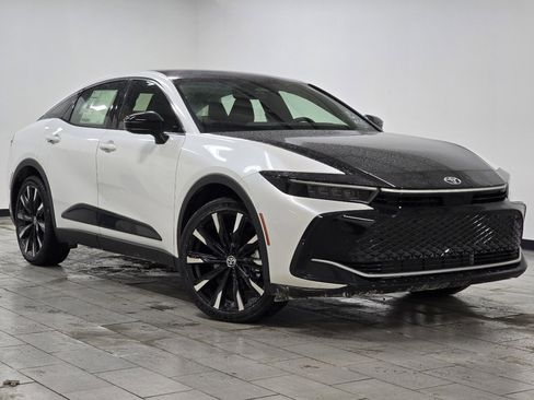 New 2026 Toyota Crown Platinum image 2