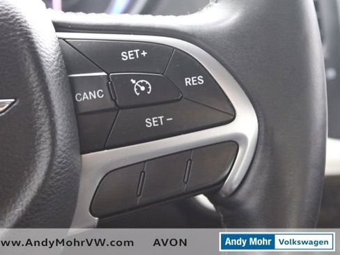 Used 2016 Chrysler 300 C image 31