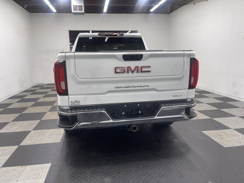Used 2024 GMC Sierra 1500 SLT image 3