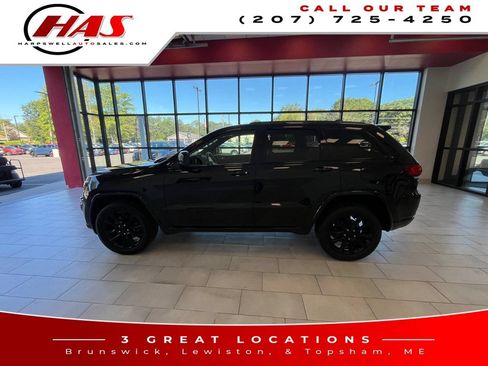 Used 2021 Jeep Grand Cherokee Laredo X AWD/4WD image 3