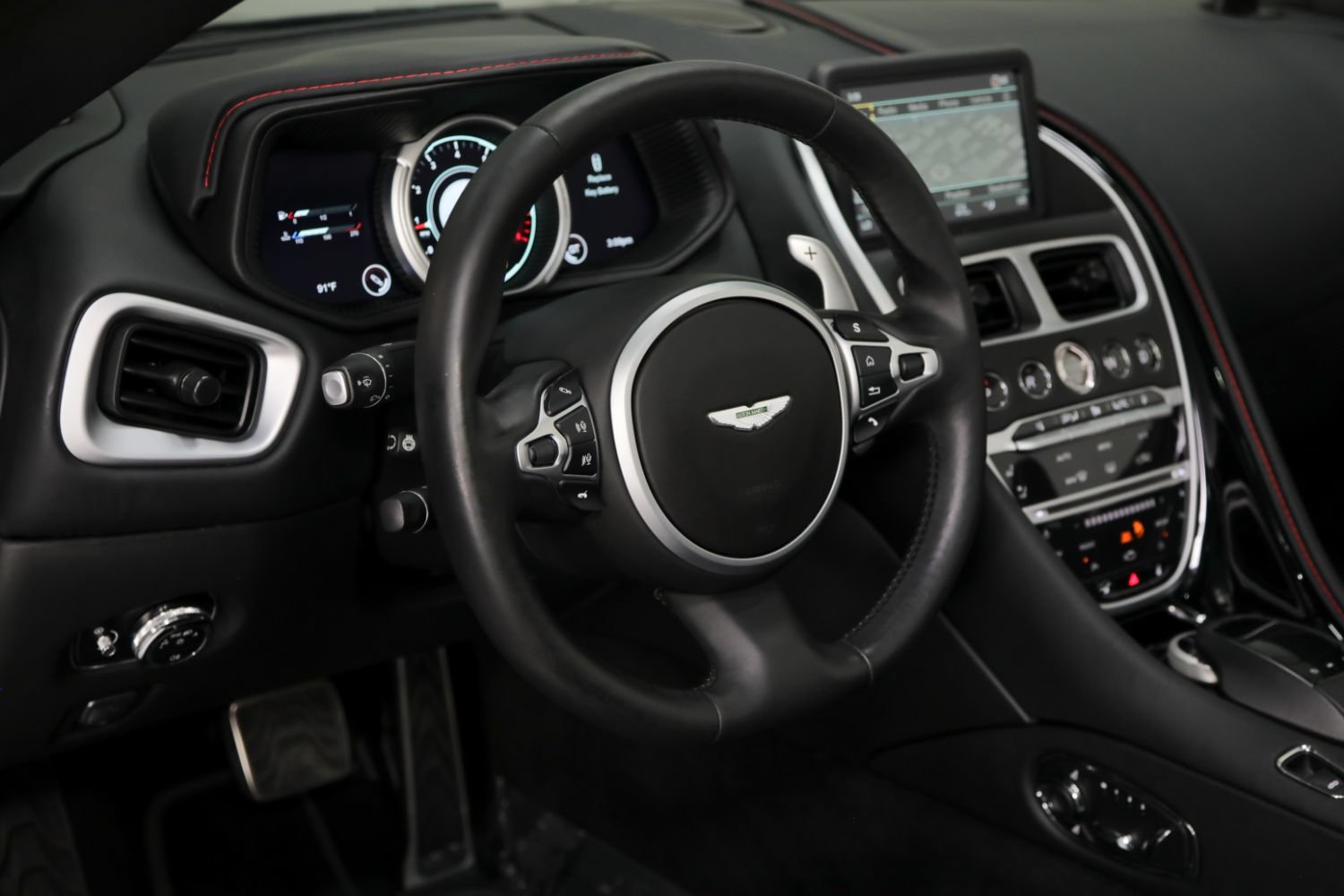 Used 2019 Aston Martin DB11 Volante RWD image 47