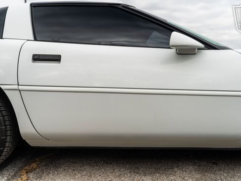 Used 1991 Chevrolet Corvette Coupe image 36