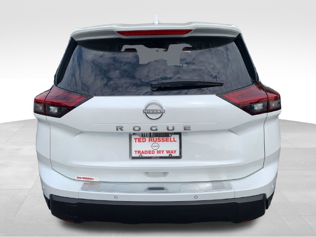 Certified 2025 Nissan Rogue SV FWD image 5