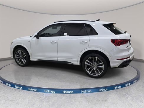 Certified 2024 Audi Q3 2.0T Premium Plus image 9