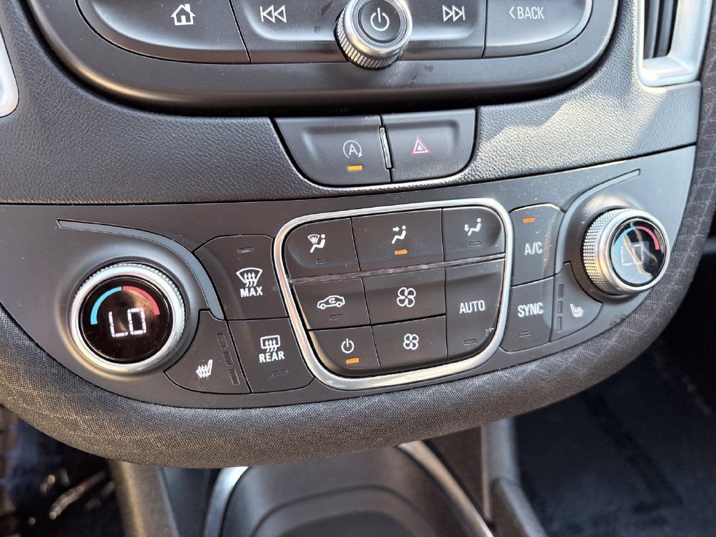 Used 2025 Chevrolet Malibu LT FWD image 18