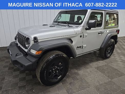 Used 2024 Jeep Wrangler Sport AWD/4WD image 8
