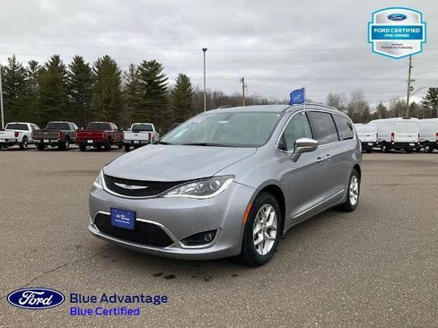 Used 2020 Chrysler Pacifica Limited image 29
