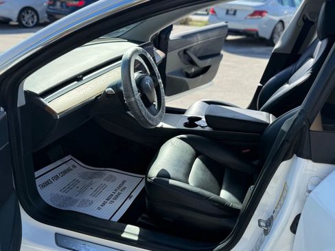 Used 2020 Tesla Model 3 Standard Range image 12