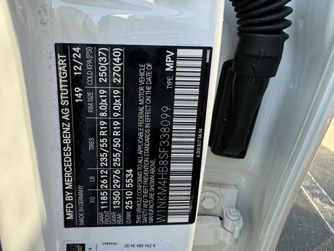 Used 2025 Mercedes-Benz GLC 300 4MATIC image 37