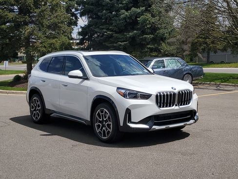 New 2026 BMW X1 xDrive28i w/ Technology Package AWD/4WD image 4