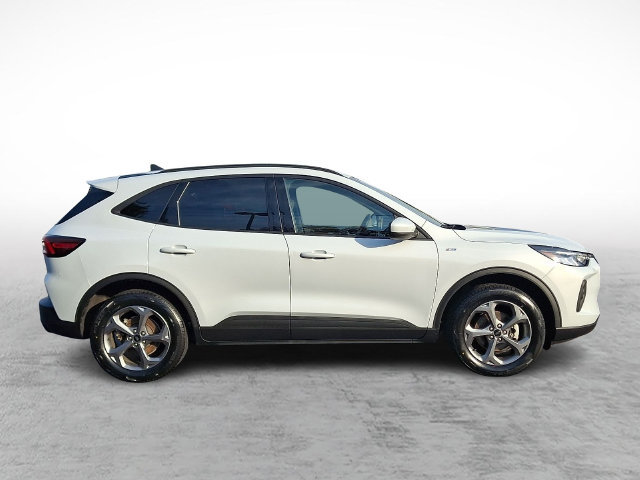 Certified 2025 Ford Escape ST-Line Select AWD/4WD image 7