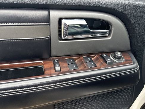 Used 2016 Ford Expedition Platinum image 12