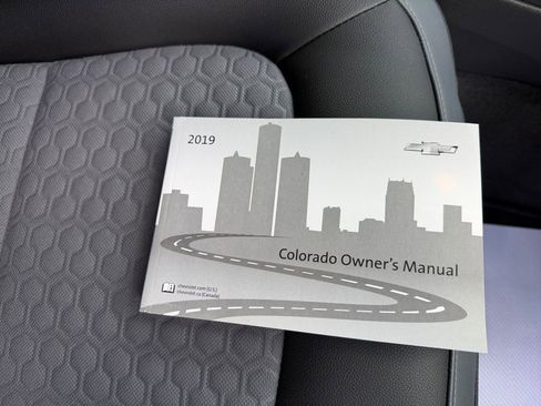 Used 2019 Chevrolet Colorado Z71 image 31