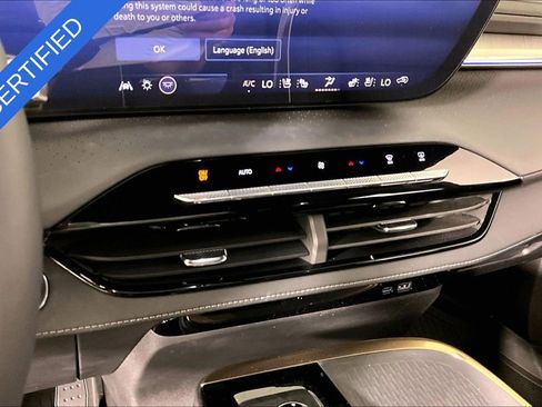Used 2025 Buick Enclave Avenir FWD image 14