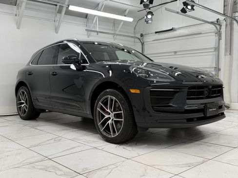 Certified 2023 Porsche Macan S AWD/4WD image 10