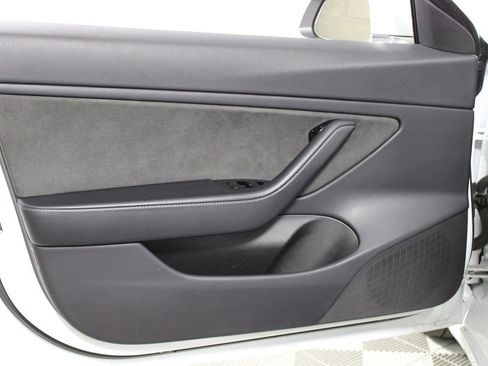 Used 2019 Tesla Model 3 Standard Range Plus image 6