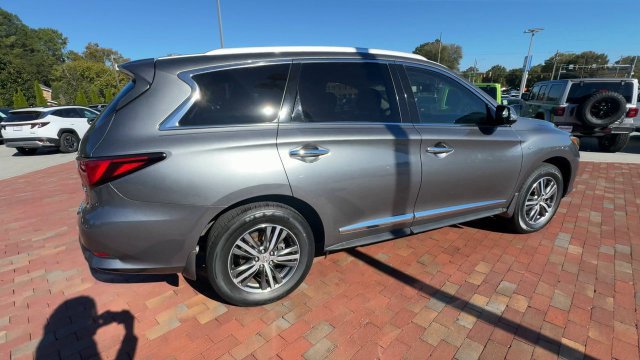 Used 2020 INFINITI QX60 Luxe w/ Essential Package FWD image 3