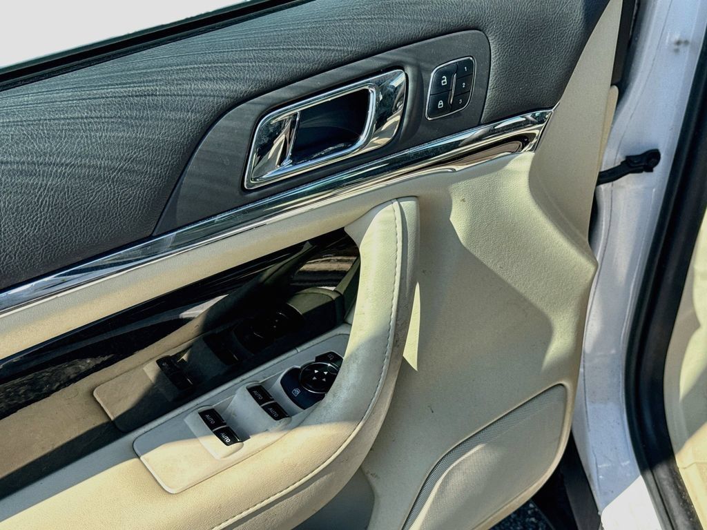 Used 2015 Lincoln MKS AWD w/ Equipment Group 101A image 14