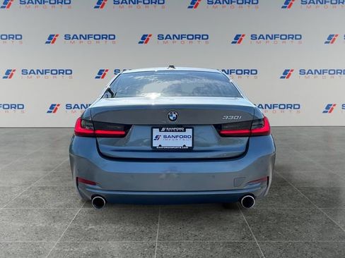 Used 2025 BMW 330i Sedan w/ Convenience Package RWD image 4