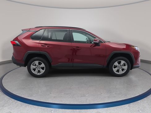 Used 2023 Toyota RAV4 XLE w/ Convenience Package image 4