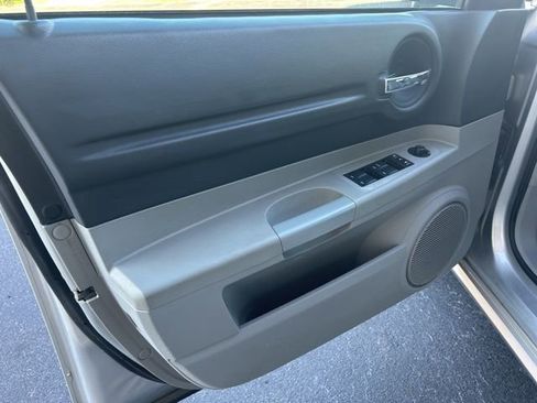 Used 2007 Dodge Magnum SXT image 11