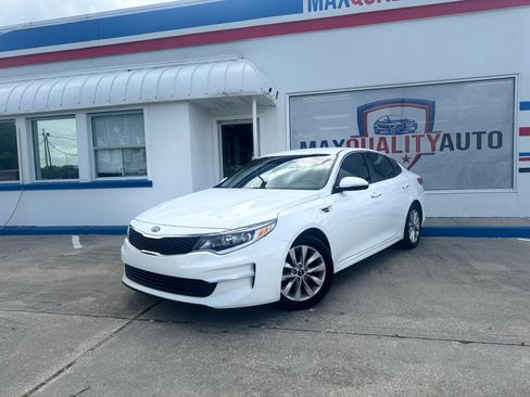Used 2018 Kia Optima LX w/ Convenience Package FWD image 2