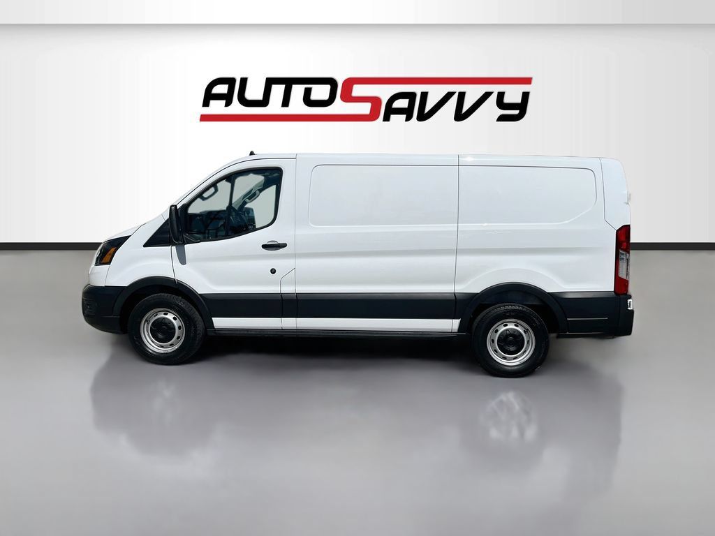 Used 2025 Ford Transit 150 Low Roof RWD image 4