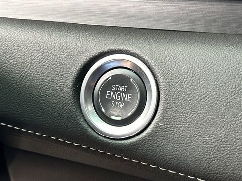 Certified 2024 Cadillac Escalade Premium Luxury image 28