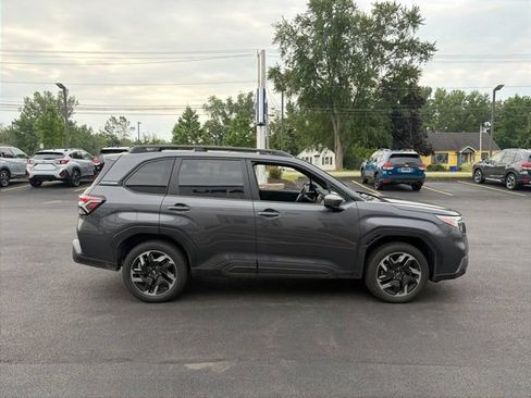 Used 2025 Subaru Forester Limited AWD/4WD image 8
