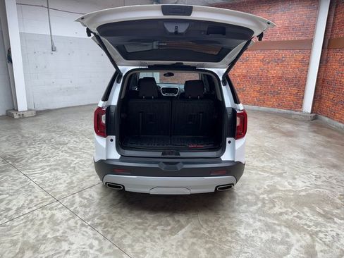 Used 2023 GMC Acadia SLT w/ Preferred Package image 26