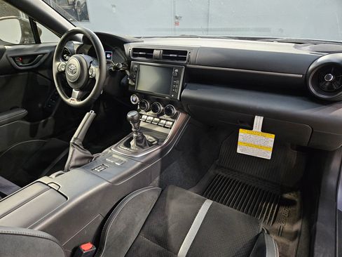 New 2025 Toyota GR86 Premium image 10