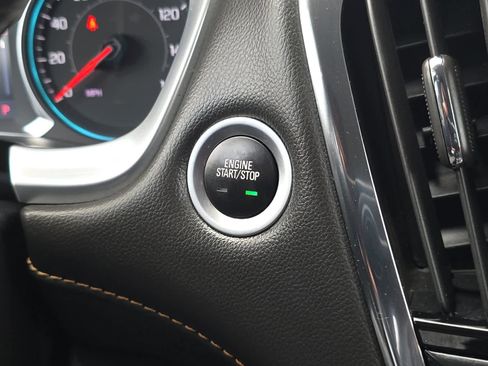 Used 2021 Chevrolet Traverse RS image 24