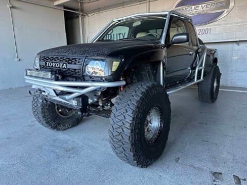 Used 2000 Toyota Tacoma PreRunner RWD image 5
