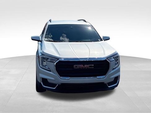 Used 2022 GMC Terrain SLE w/ Driver Convenience Package FWD image 3