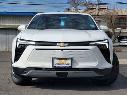 Used 2025 Chevrolet Blazer EV LT AWD/4WD image 2