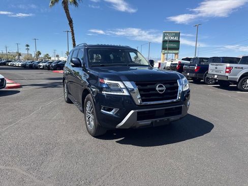 Used 2022 Nissan Armada SL w/ Captain's Chairs Package image 3
