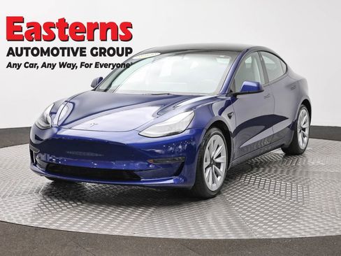 Used 2023 Tesla Model 3 Standard Range RWD image 1
