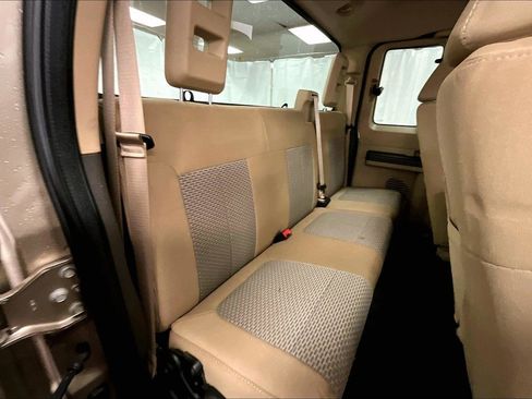 Used 2011 Ford F250 XLT w/ Camper Pkg image 26