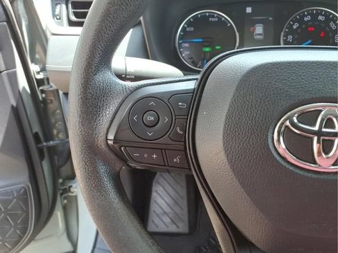 Used 2022 Toyota RAV4 XLE AWD/4WD image 16