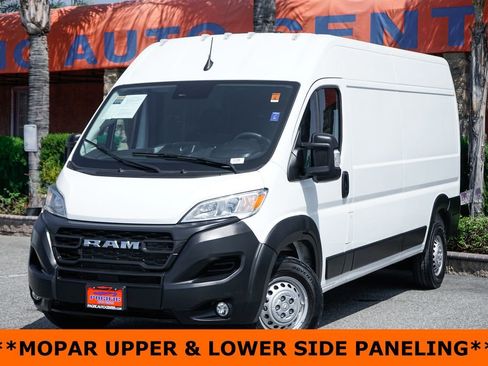 Used 2025 RAM ProMaster 2500 w/ Convenience Group FWD image 4